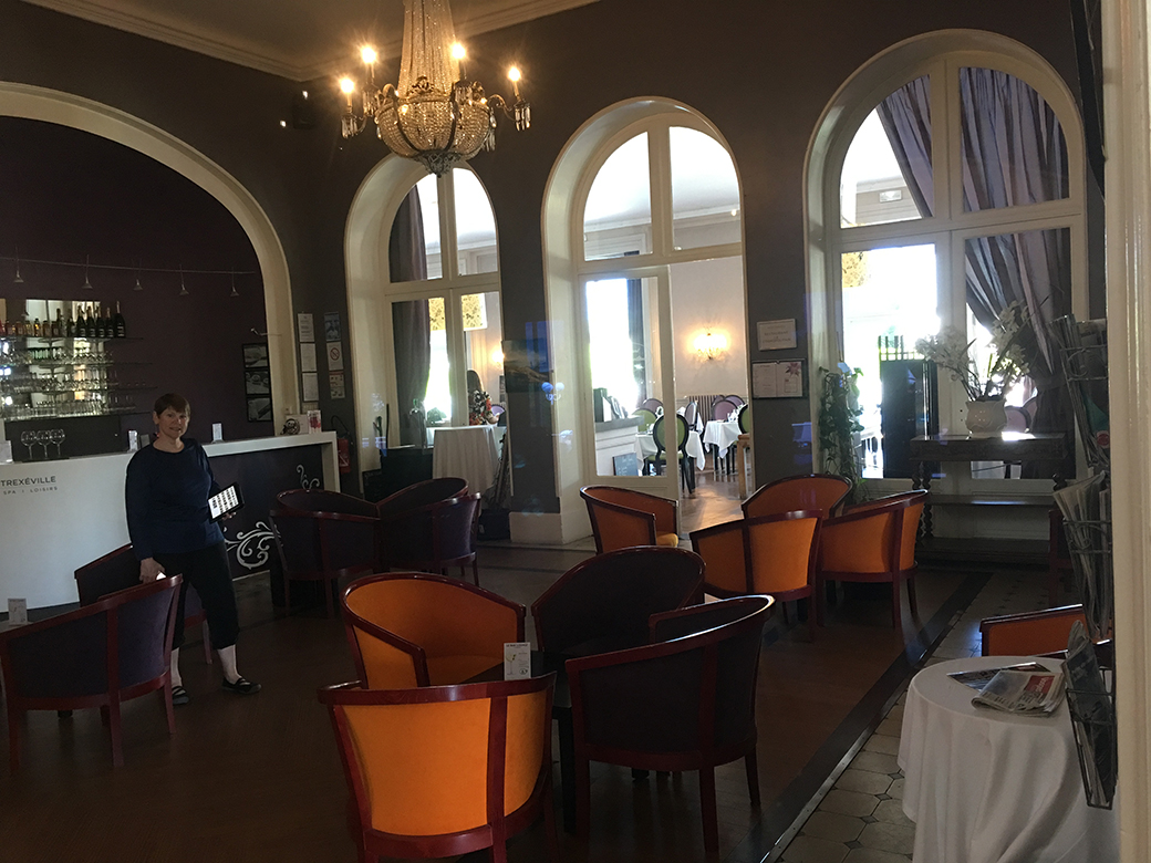 Bar area, Hôtel-Club Cosmos Contrexéville